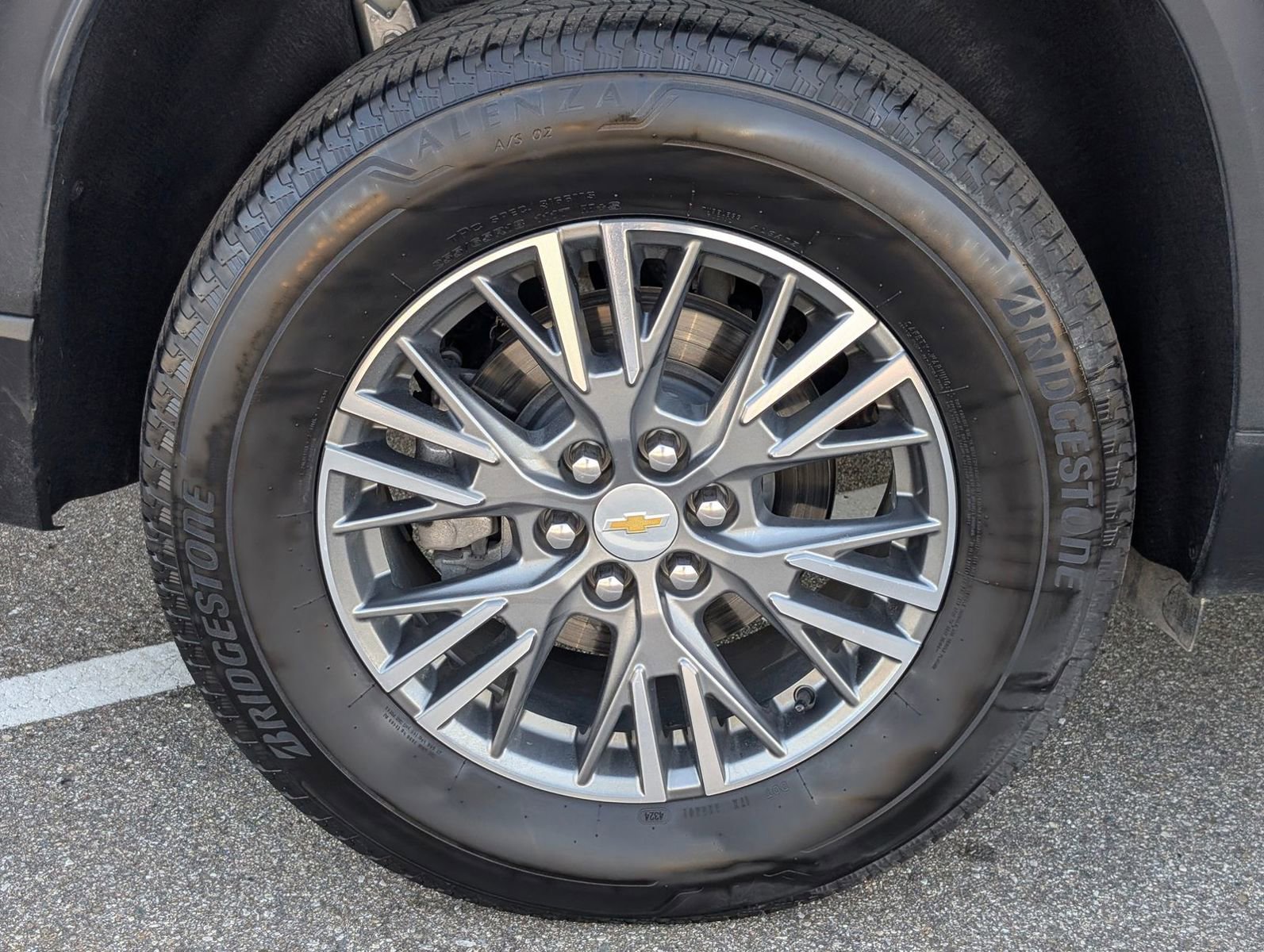 Certified 2025 Chevrolet Traverse LT image 44