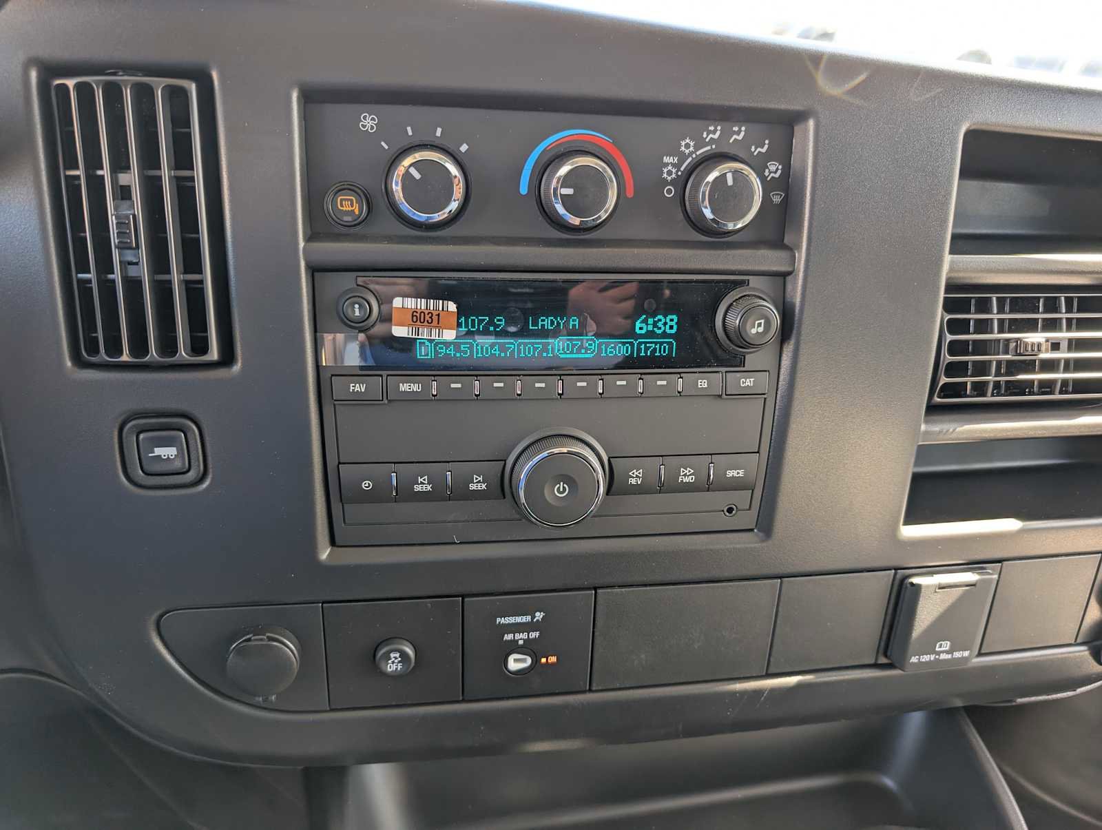 New 2026 GMC Savana 3500 RWD image 16