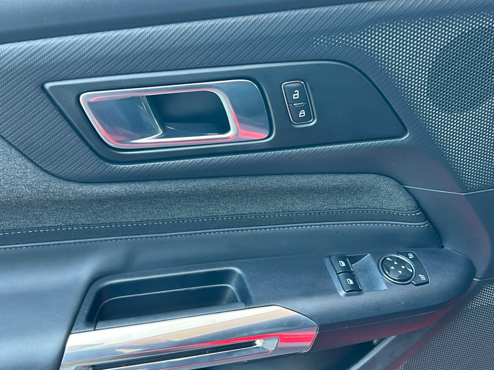 Used 2025 Ford Mustang GT RWD image 11