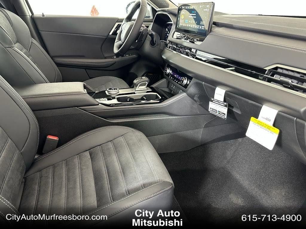 New 2025 Mitsubishi Outlander SE image 42