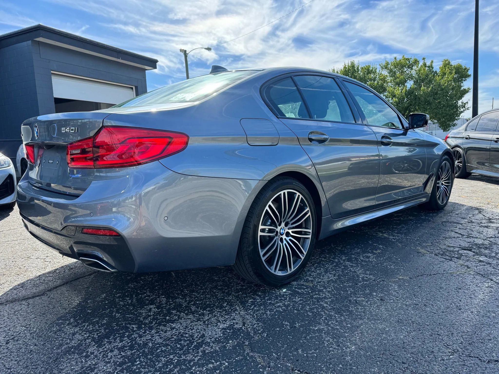 Used 2019 BMW 540i xDrive w/ M Sport Package image 7