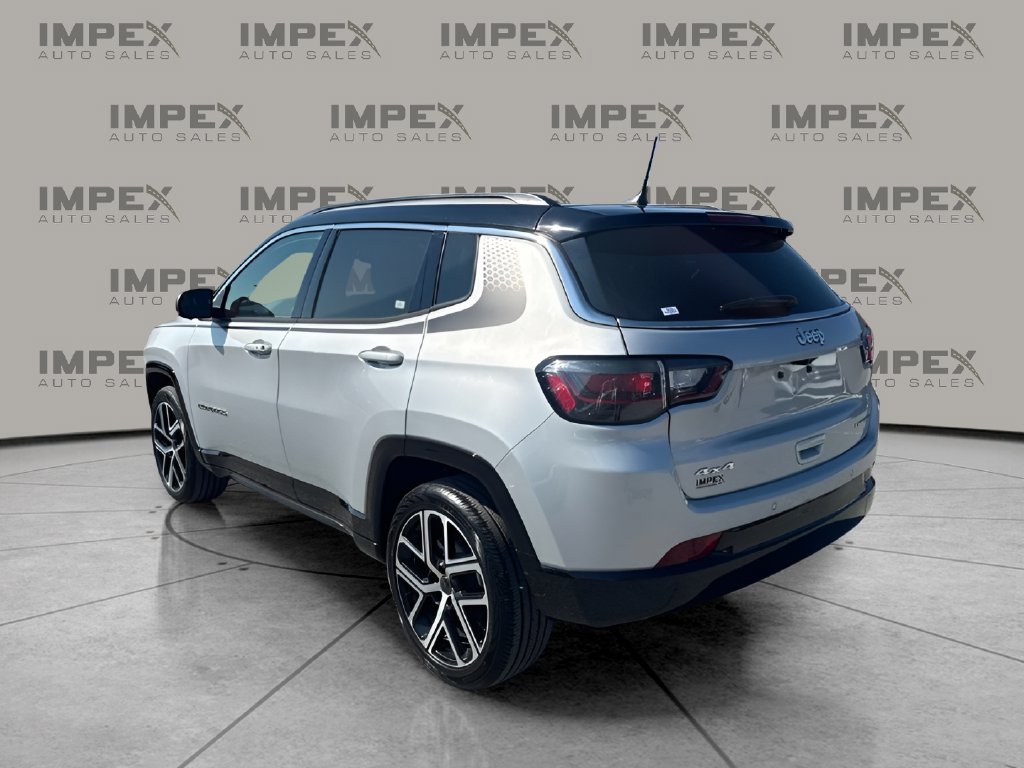 Used 2025 Jeep Compass Limited w/ Elite Group AWD/4WD image 3