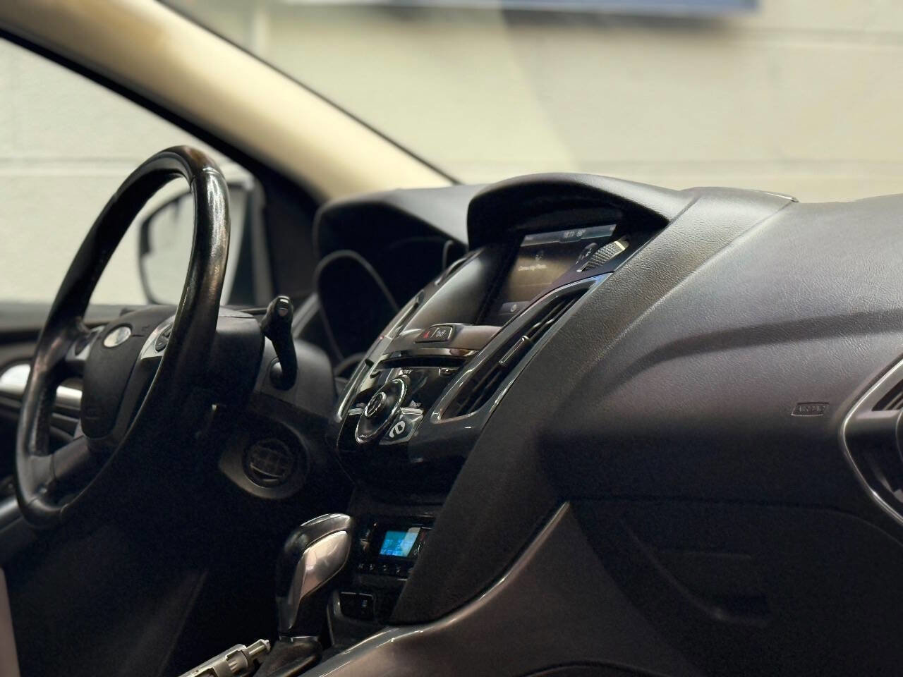 Used 2012 Ford Focus Titanium w/ Titanium Handling Pkg image 3