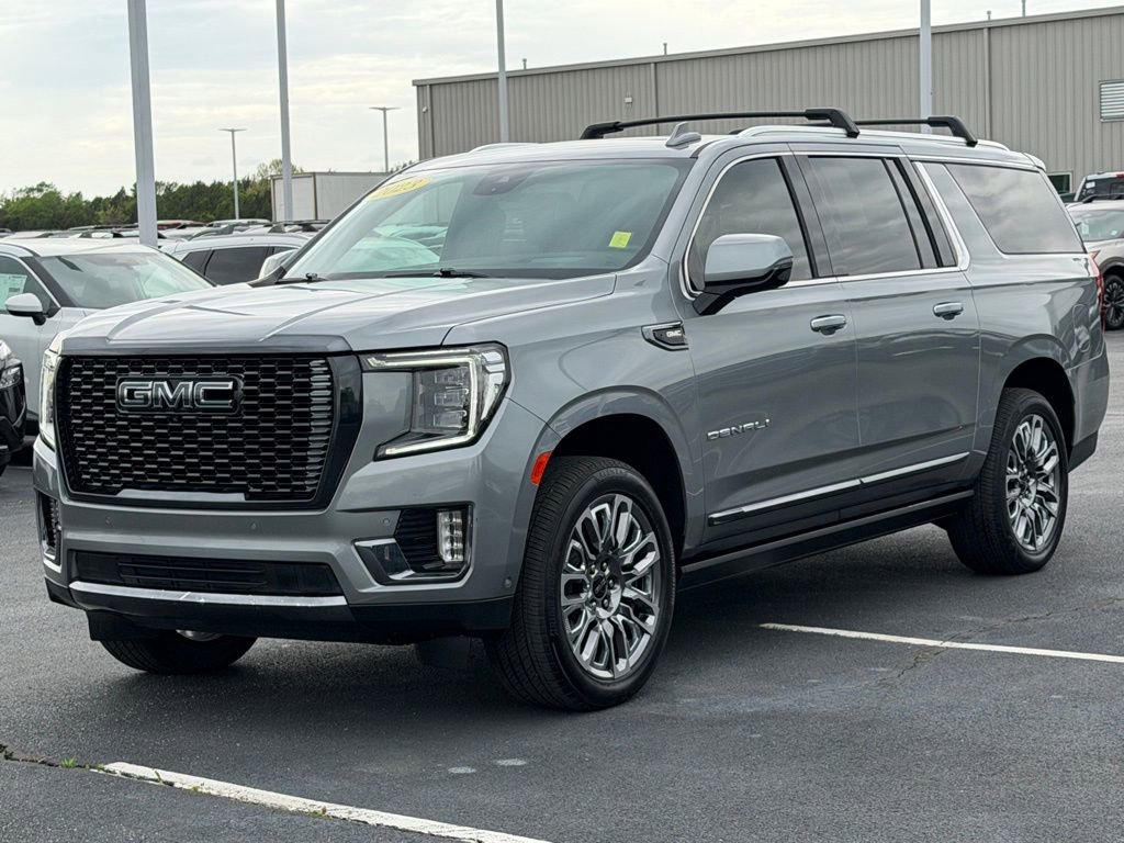 Used 2023 GMC Yukon XL Denali Ultimate image 9