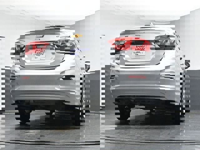 Used 2018 Chevrolet Cruze LT w/ Convenience Package image 32