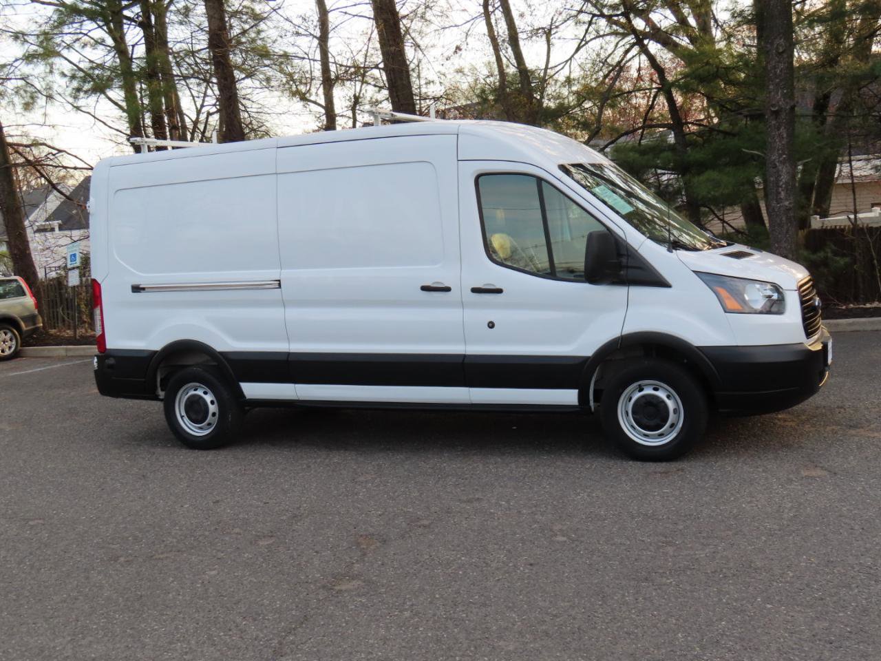 Used 2019 Ford Transit 250 148 Medium Roof RWD image 3