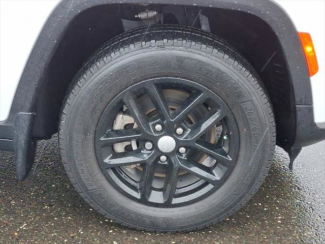 Certified 2022 Jeep Grand Cherokee L Laredo w/ Luxury Tech Group I image 9