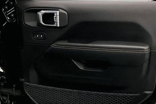 Used 2025 Jeep Wrangler Unlimited Sahara w/ Safety Group image 21