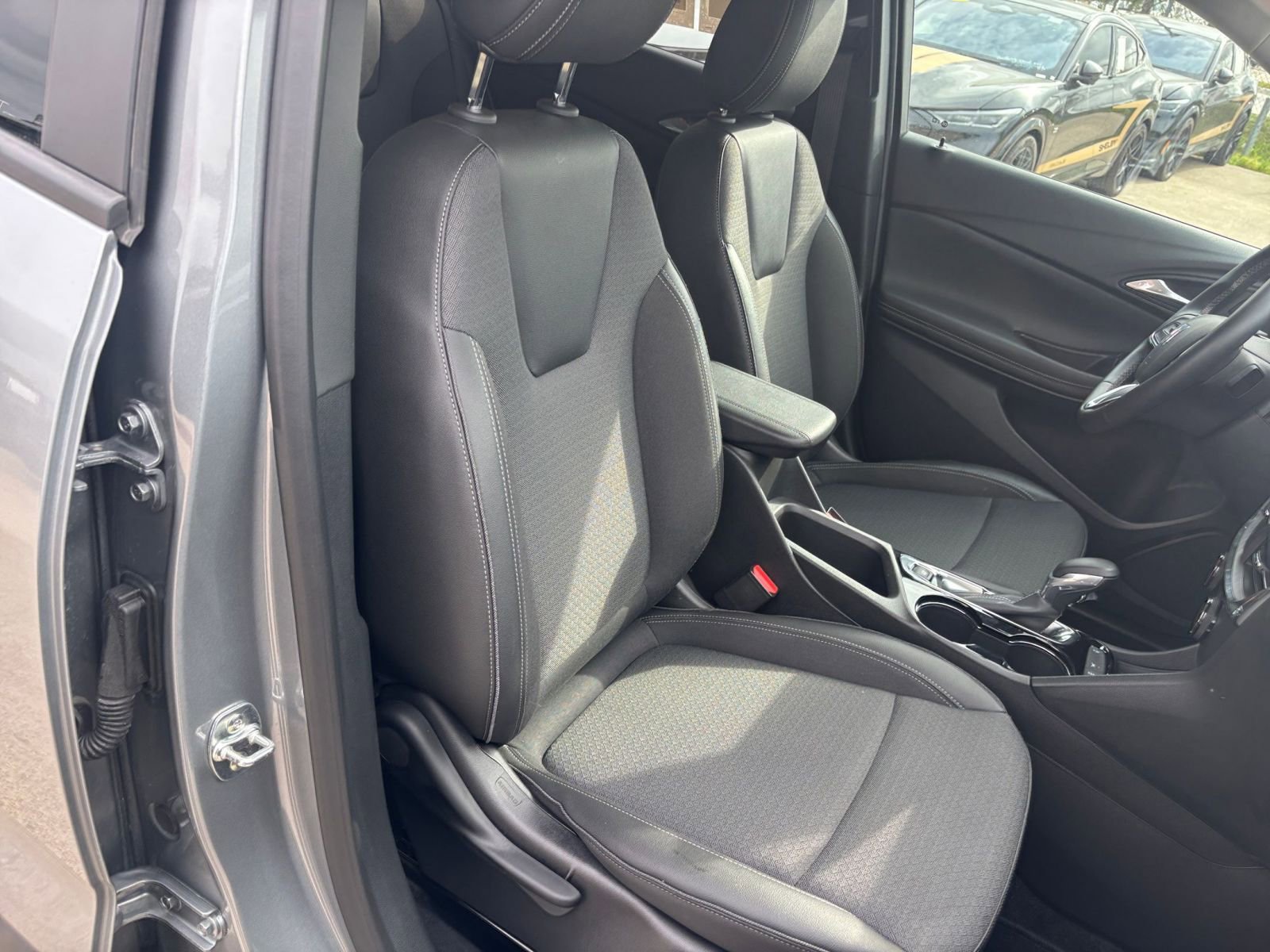 Used 2025 Buick Encore GX Preferred FWD image 35