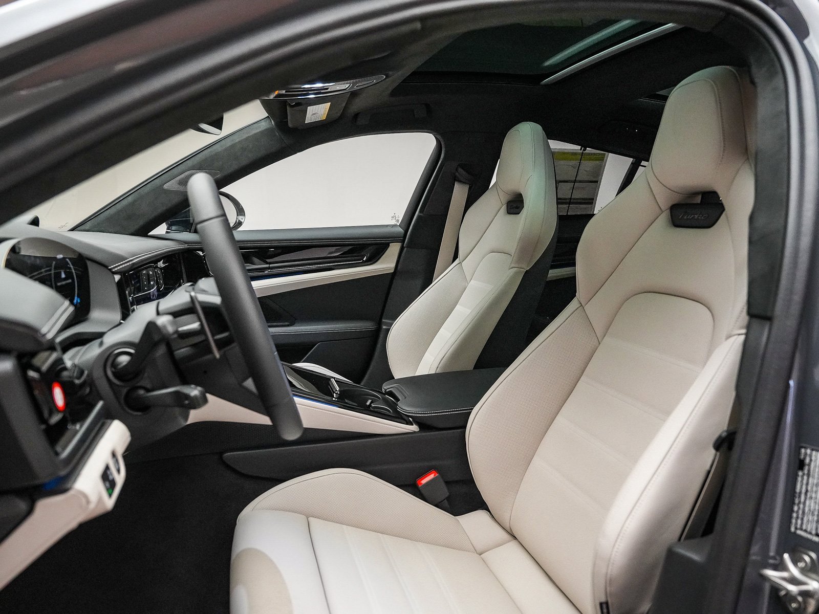 Certified 2025 Porsche Panamera Turbo image 5