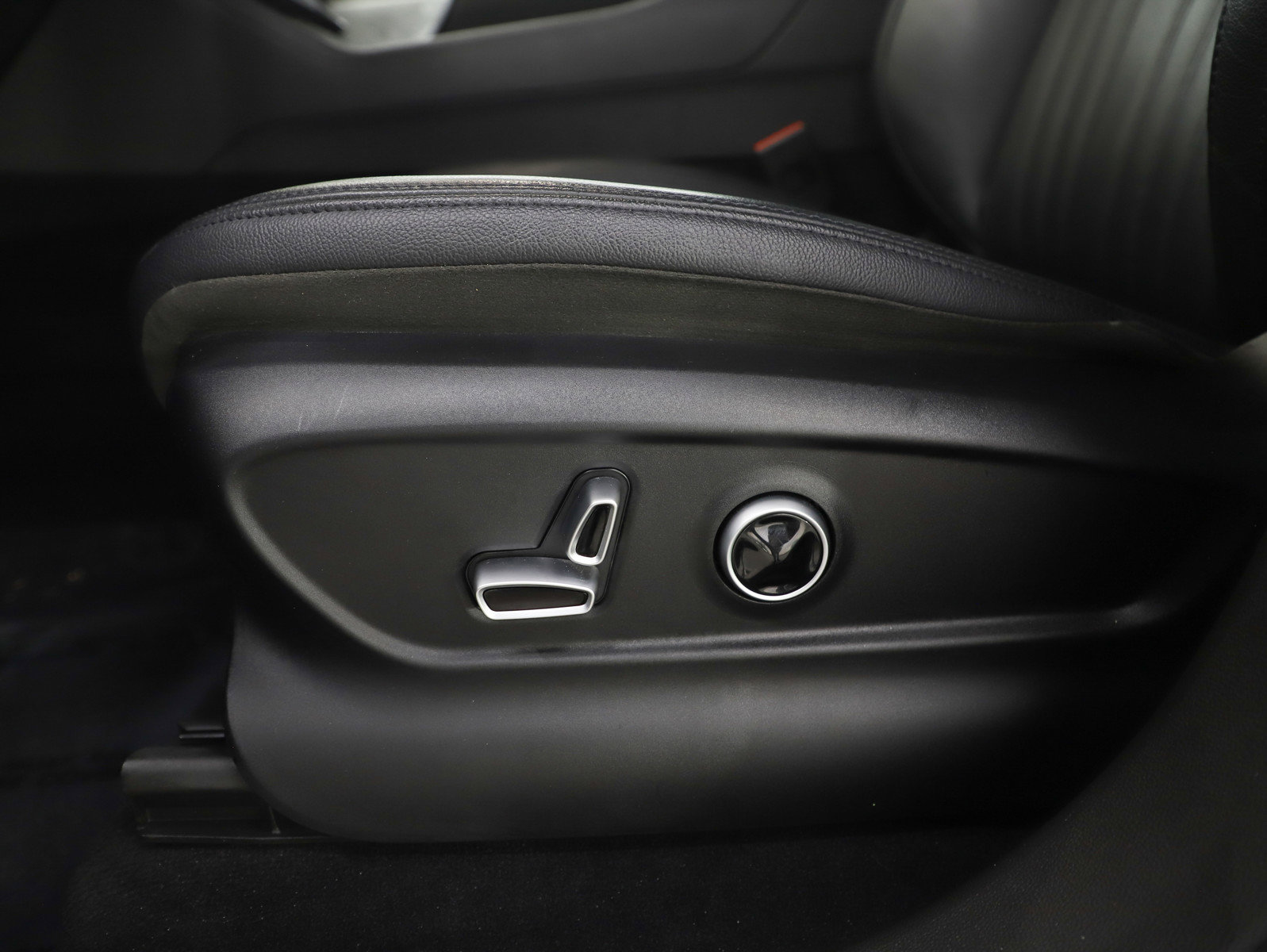 Used 2024 Maserati Grecale GT image 22