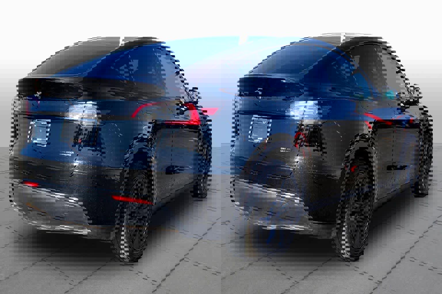 Used 2025 Tesla Model Y Long Range AWD/4WD image 12