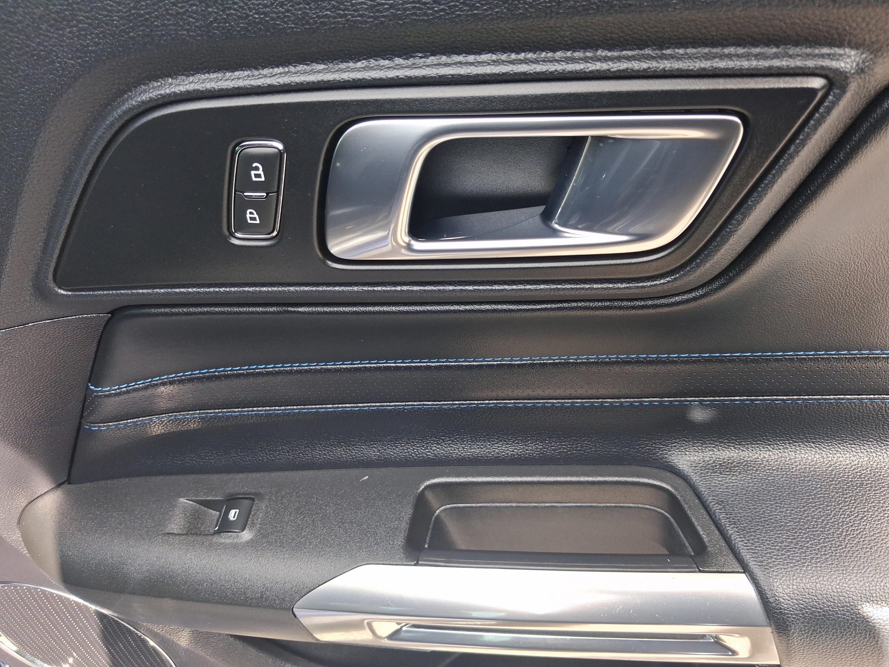 Used 2019 Ford Mustang GT Premium w/ GT Performance Package RWD image 25