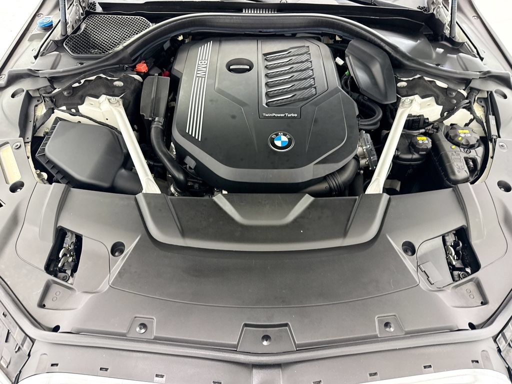 Used 2020 BMW 740i w/ Premium Package RWD image 28