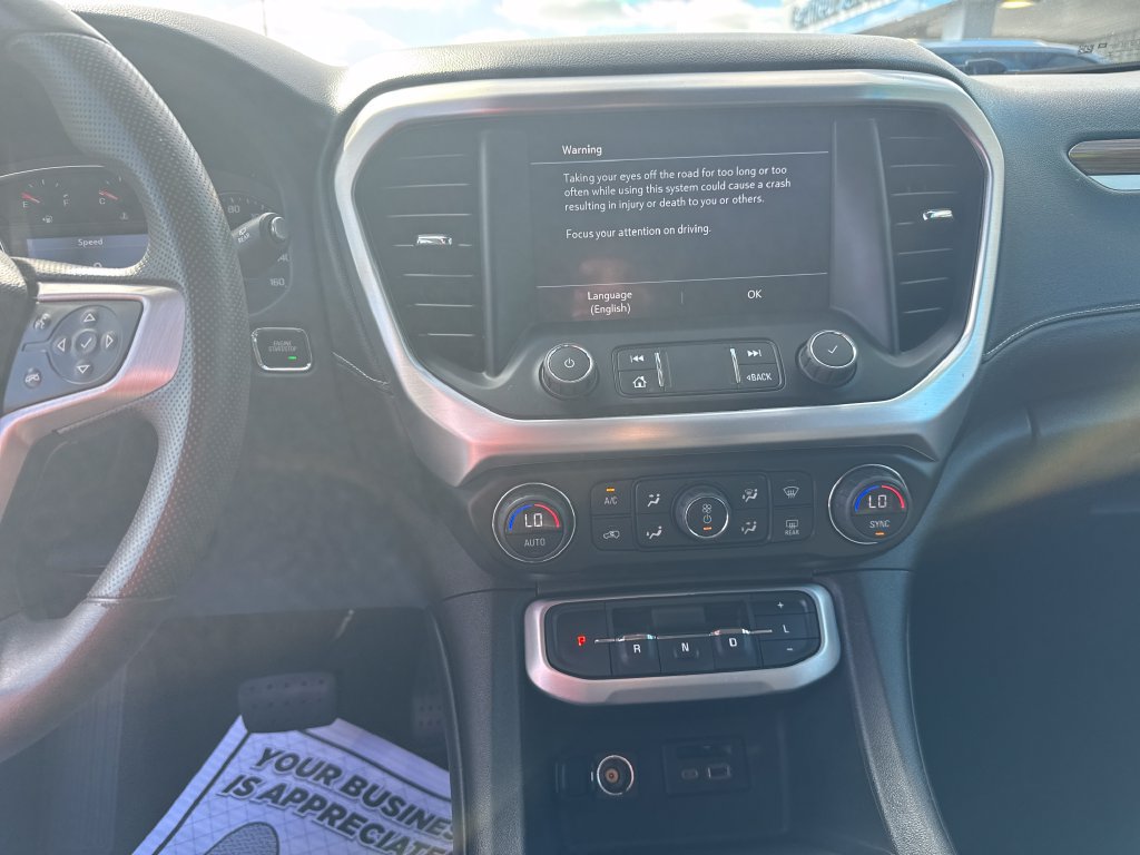 Used 2022 GMC Acadia SLE w/ Driver Convenience Package FWD image 21