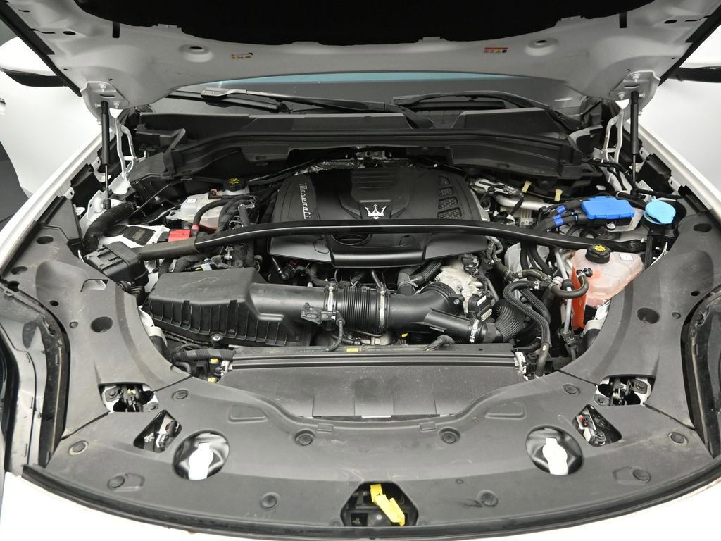 Used 2023 Maserati Grecale Modena image 29