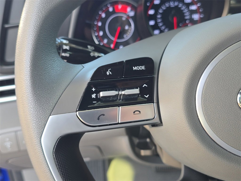 Used 2023 Hyundai Elantra SEL image 25