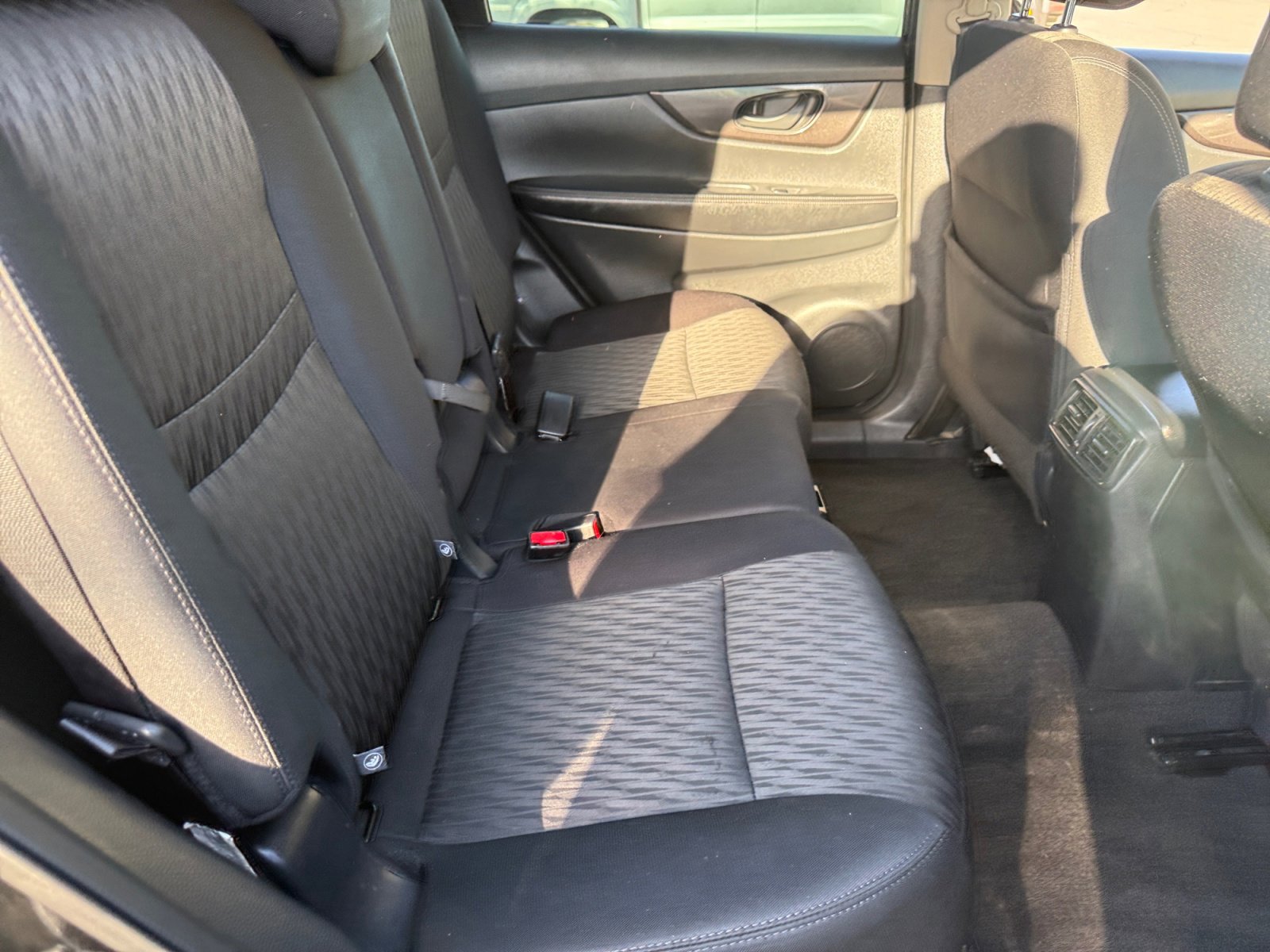 Used 2019 Nissan Rogue S FWD image 11