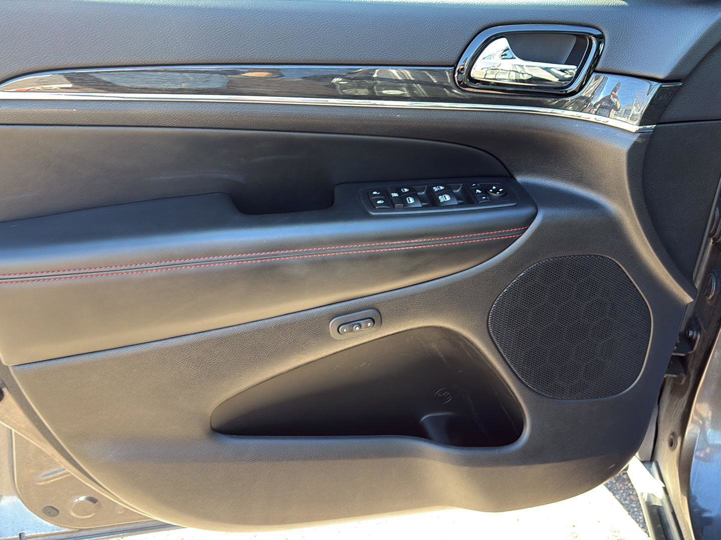 Used 2019 Jeep Grand Cherokee Trailhawk w/ Trailhawk Luxury Group image 14