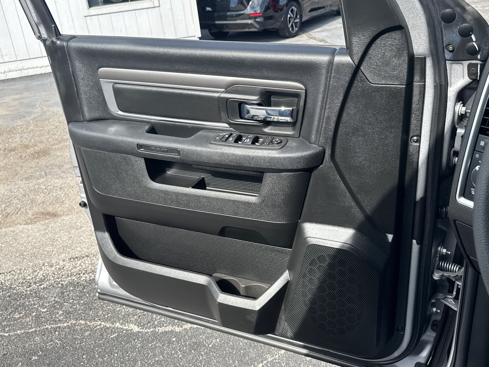 Used 2022 RAM 1500 Warlock AWD/4WD image 15