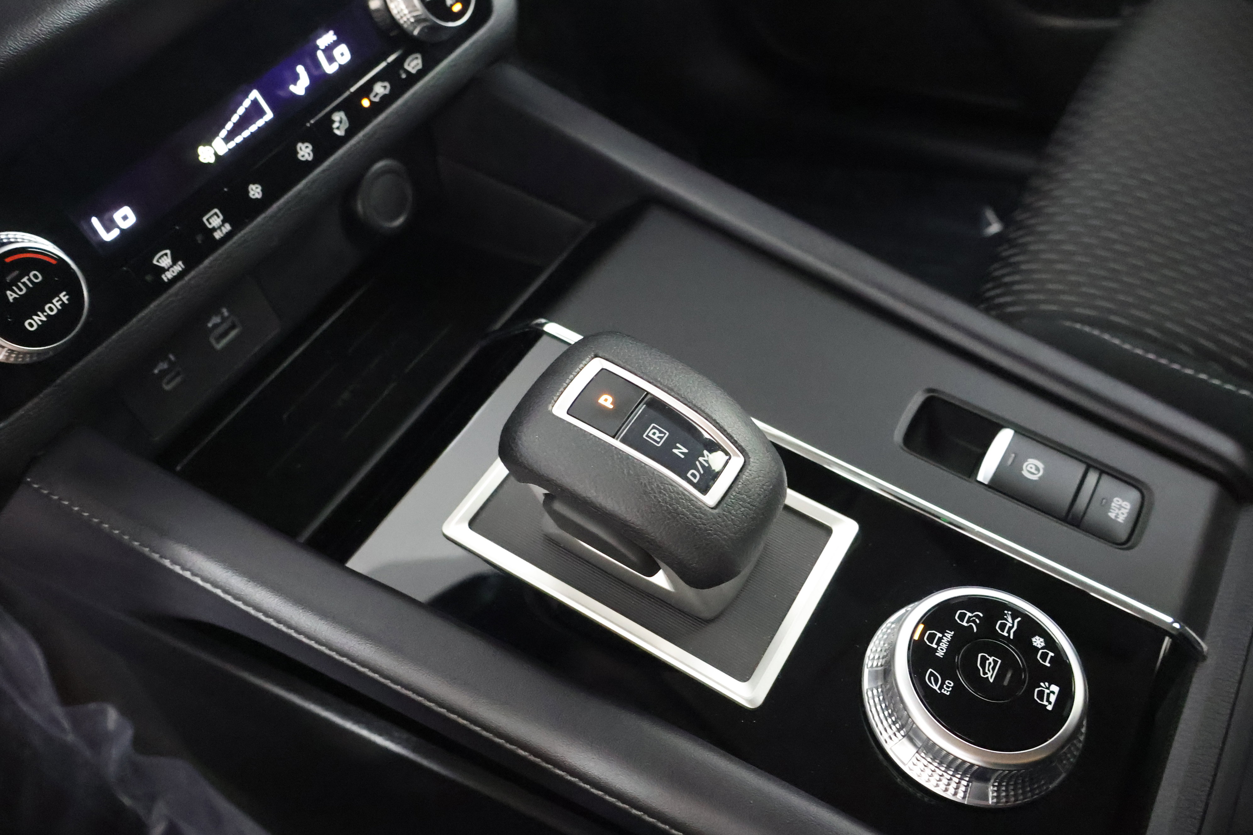 Used 2024 Mitsubishi Outlander ES image 30