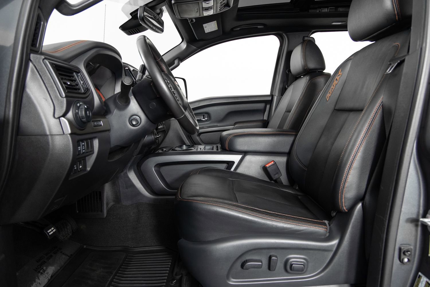 Used 2021 Nissan Titan PRO-4X w/ Pro-4x Convenience Package image 15