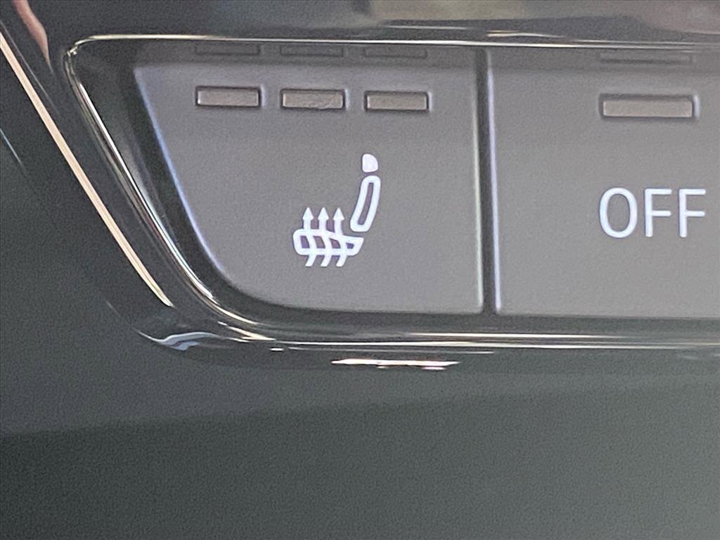 Used 2024 Audi Q4 e-tron Premium w/ Convenience Package image 15