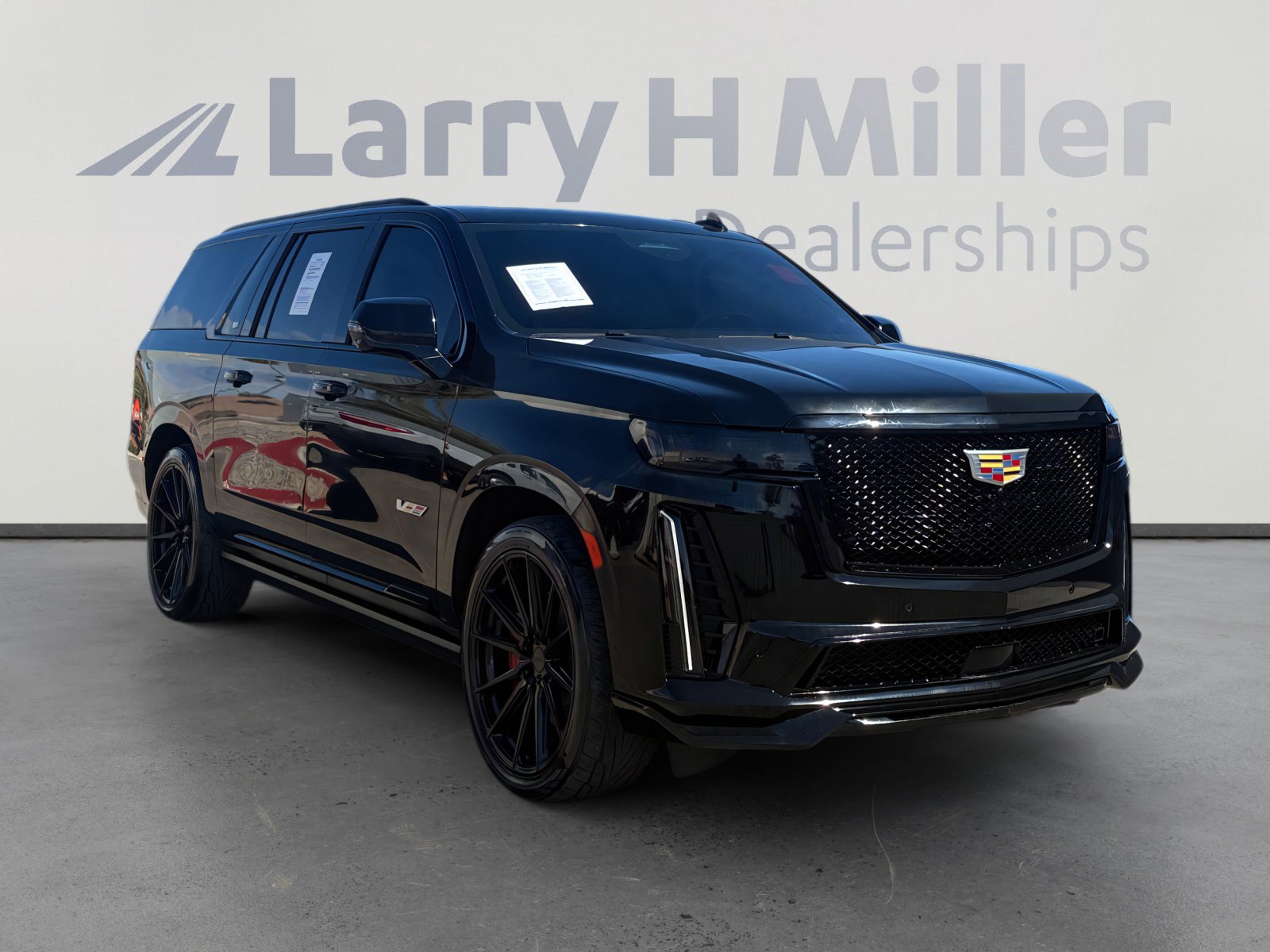 Used 2023 Cadillac Escalade ESV V w/ Heavy-Duty Trailer Package image 7