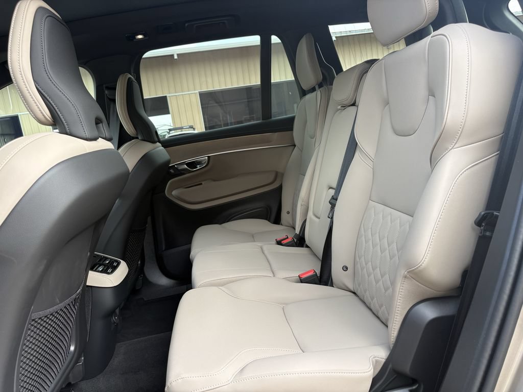 Used 2026 Volvo XC90 B5 Plus w/ Protection Package AWD/4WD image 25