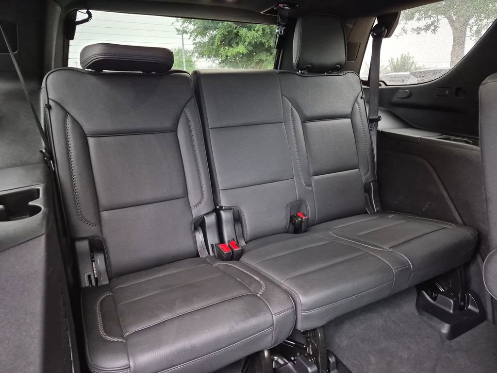 Used 2025 GMC Yukon Denali AWD/4WD image 34