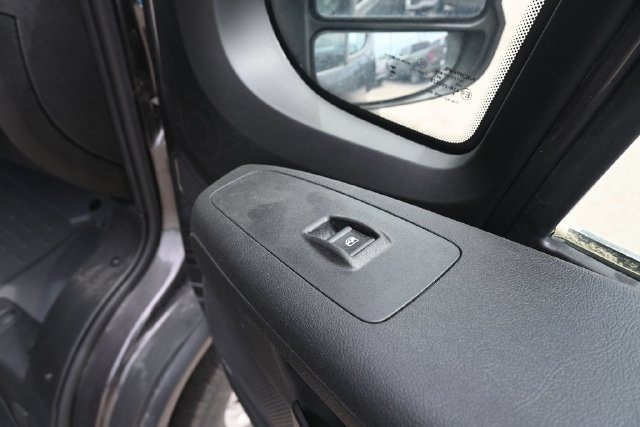 New 2026 RAM ProMaster 2500 w/ Crew Van Package FWD image 42