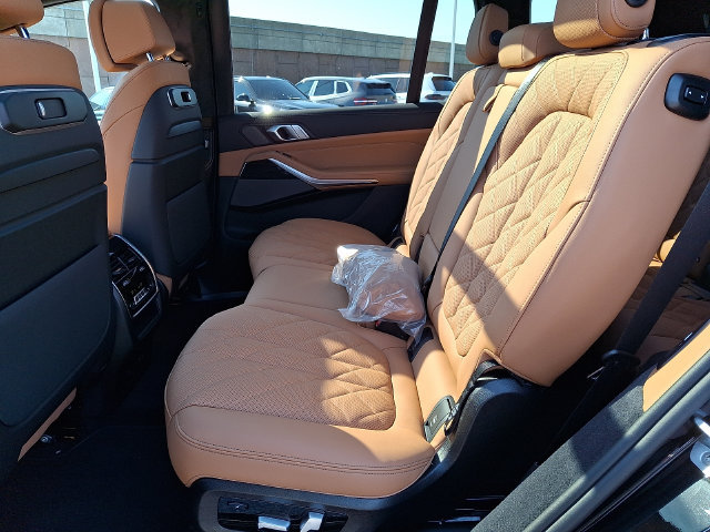 New 2027 BMW X7 xDrive40i w/ M Sport Package AWD/4WD image 6
