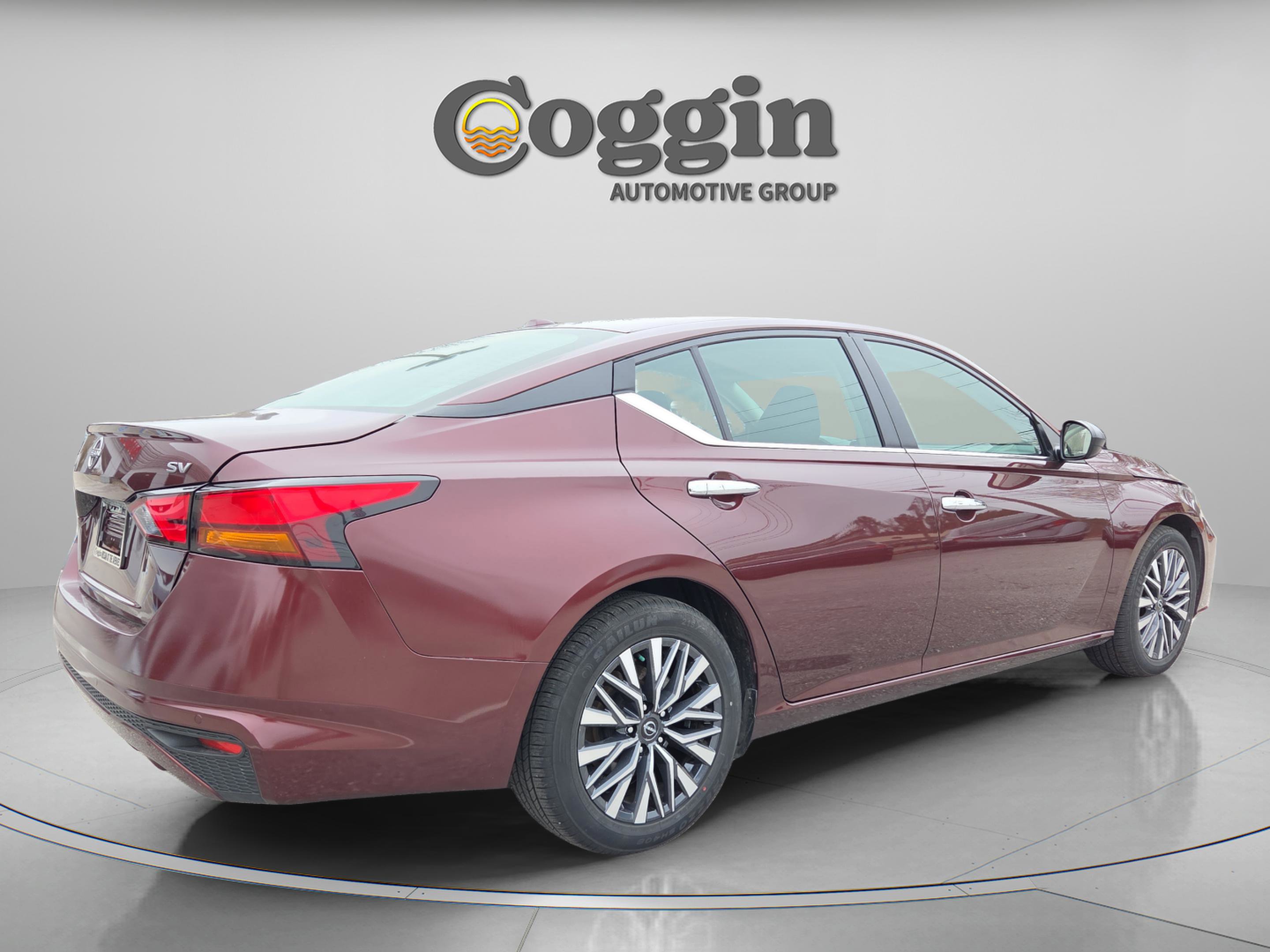 Used 2024 Nissan Altima 2.5 SV image 6