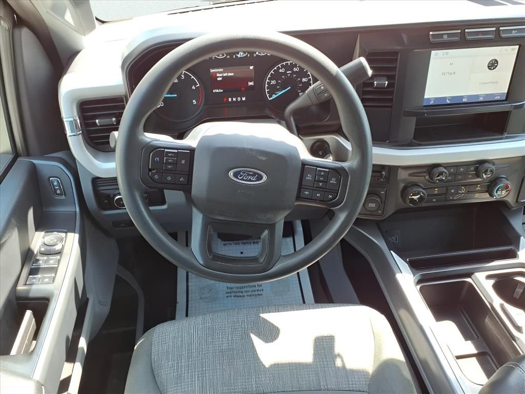 Used 2023 Ford F450 XLT AWD/4WD image 3