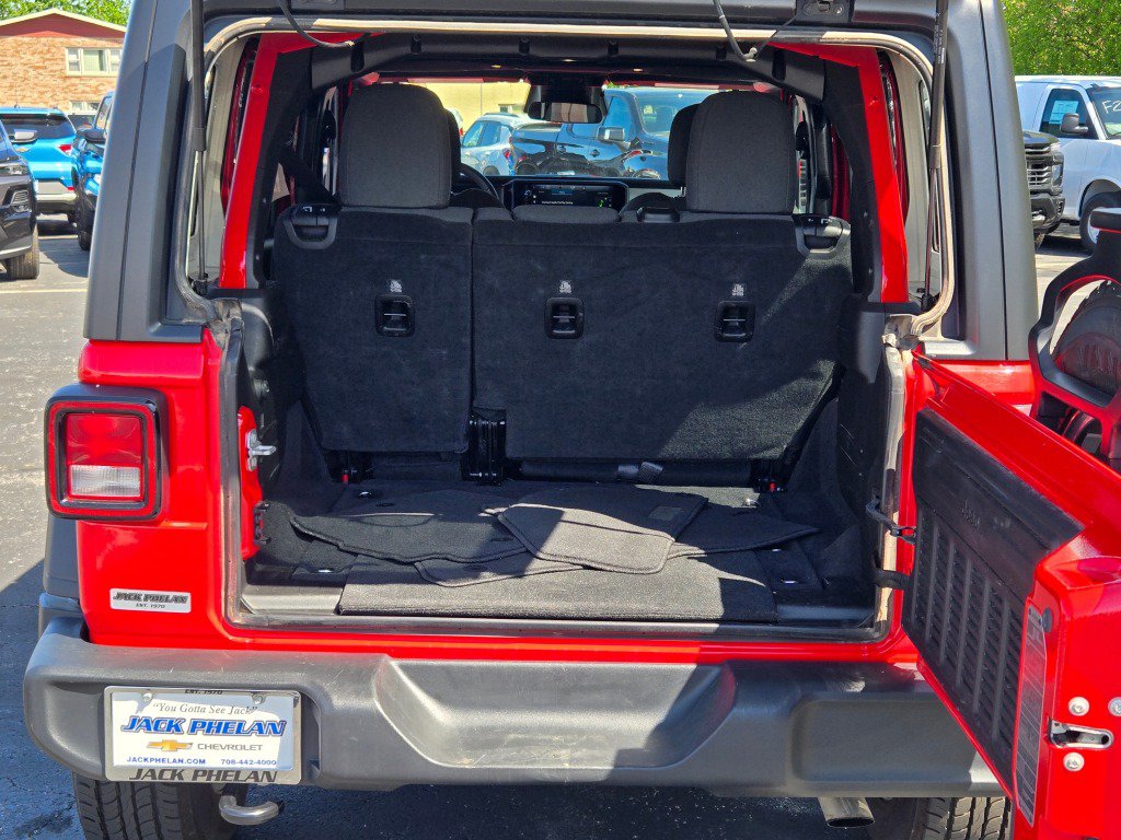 Used 2025 Jeep Wrangler Unlimited Sport AWD/4WD image 13