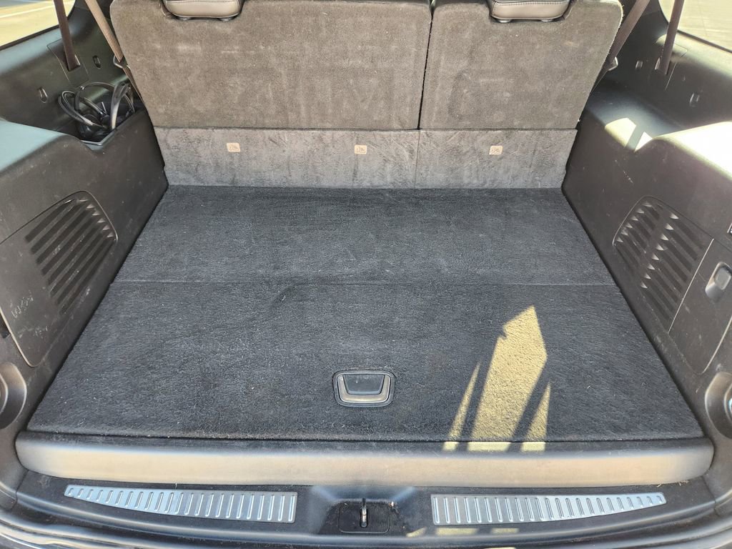 Used 2019 Cadillac Escalade ESV Platinum image 35