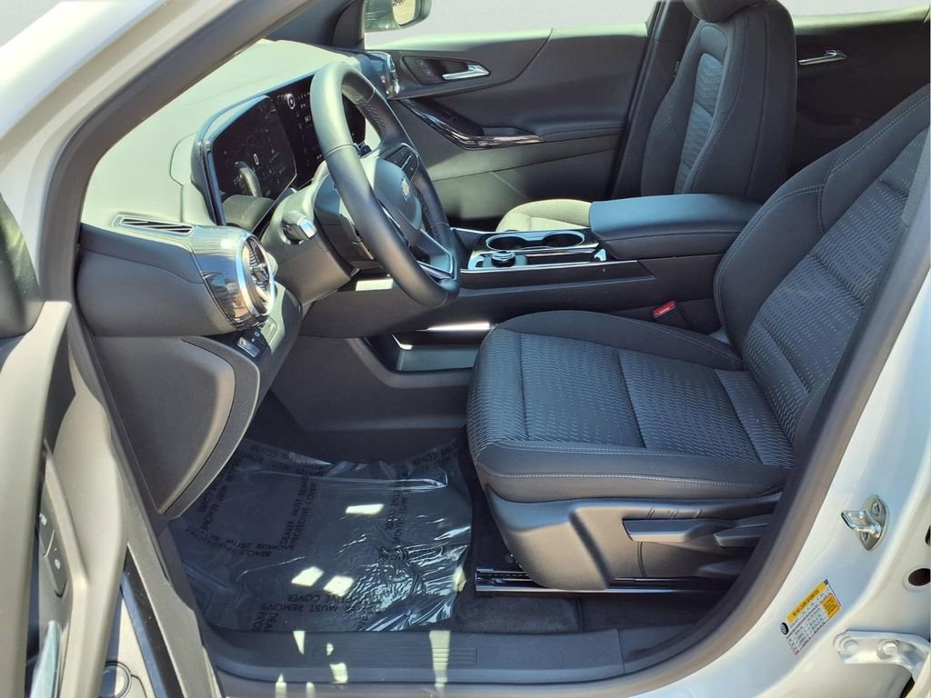 Used 2026 Chevrolet Equinox LT AWD/4WD image 19