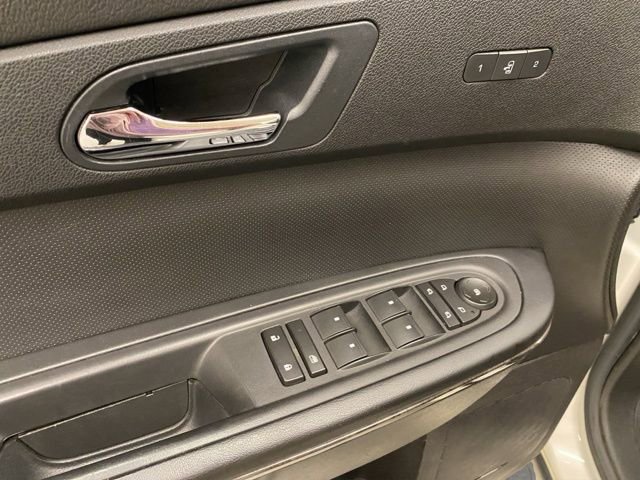 Used 2011 GMC Acadia Denali image 28