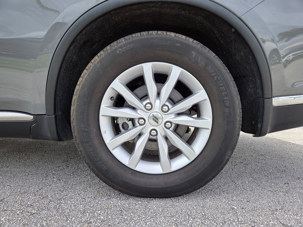 Used 2023 Dodge Durango SXT image 16