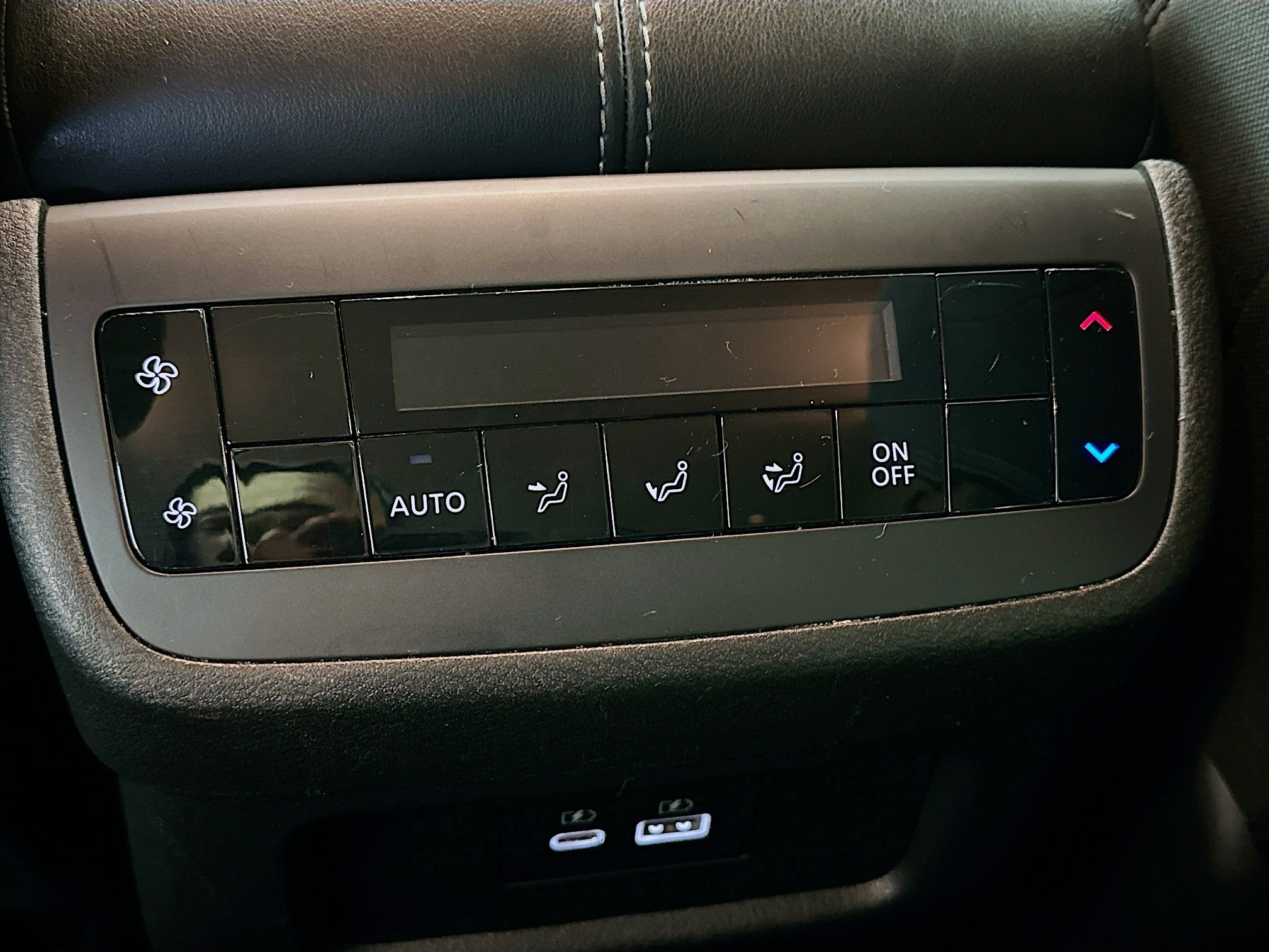 Used 2024 Nissan Pathfinder SV image 26