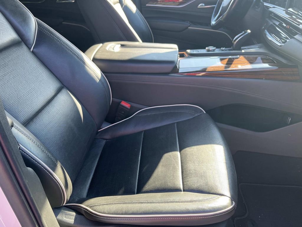 Used 2021 Cadillac Escalade Premium Luxury w/ Performance Package image 24