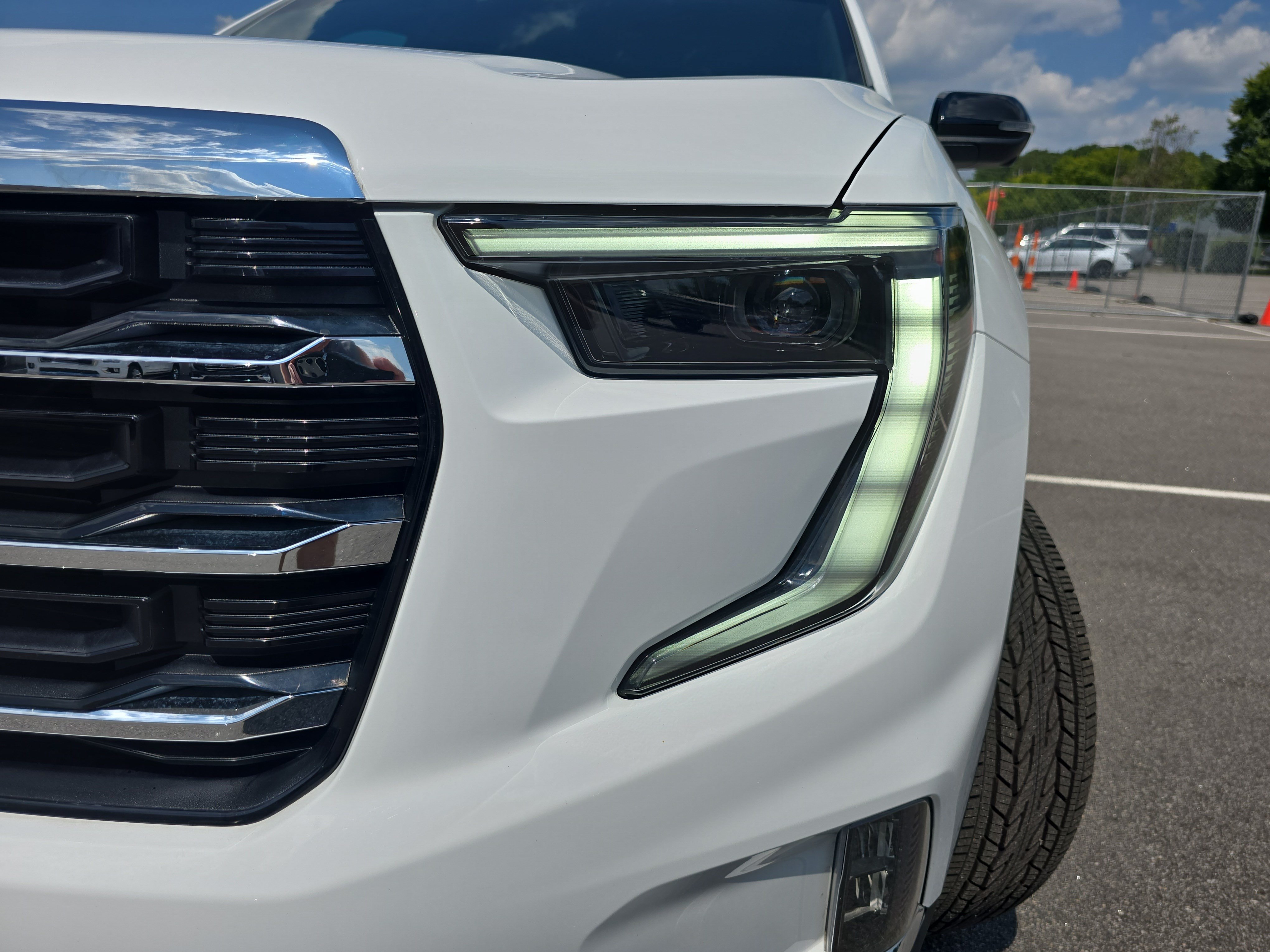 Used 2025 GMC Acadia Elevation w/ Elevation Premium Package FWD image 32