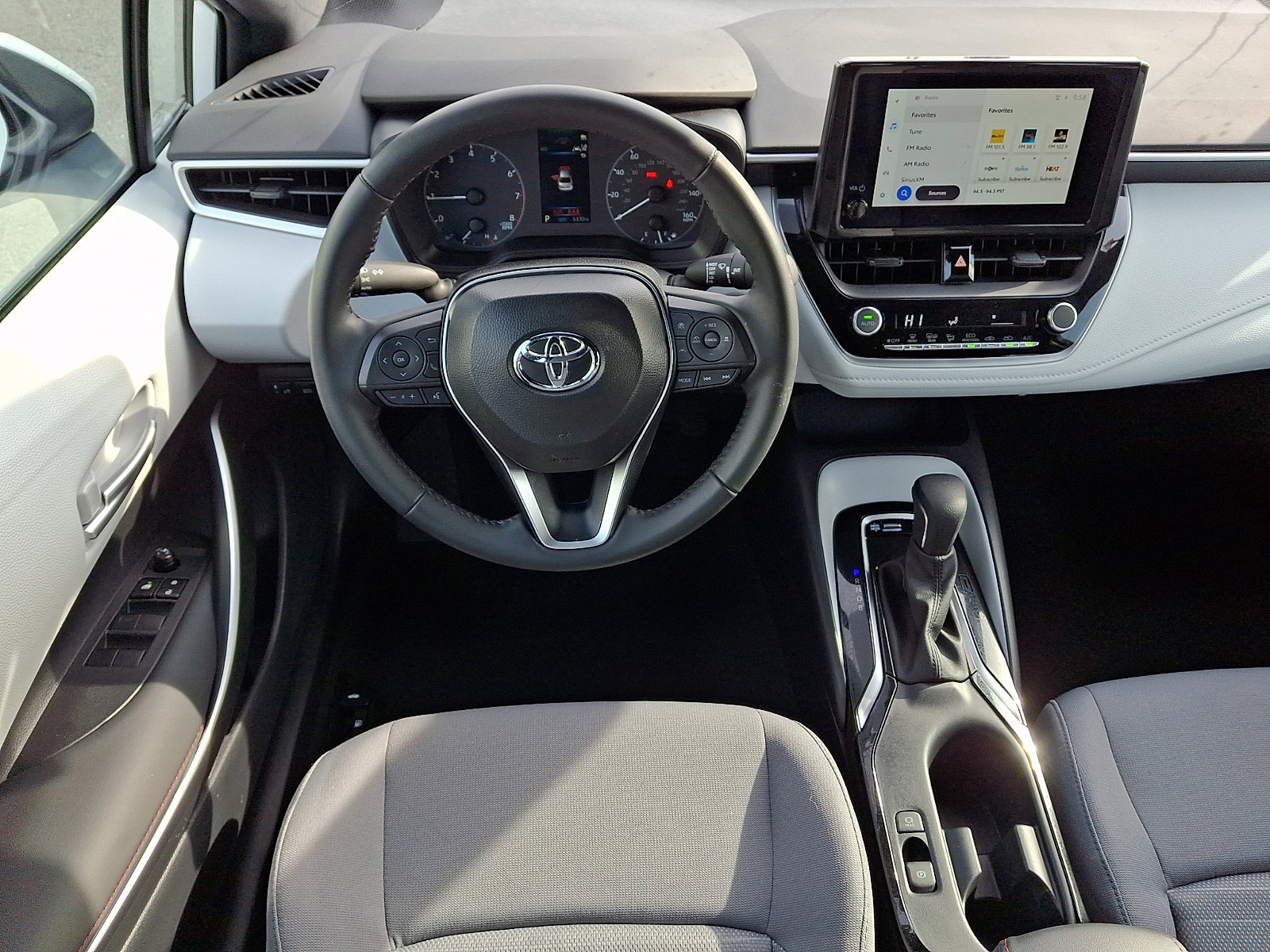 Used 2025 Toyota Corolla SE w/ Convenience Package image 11