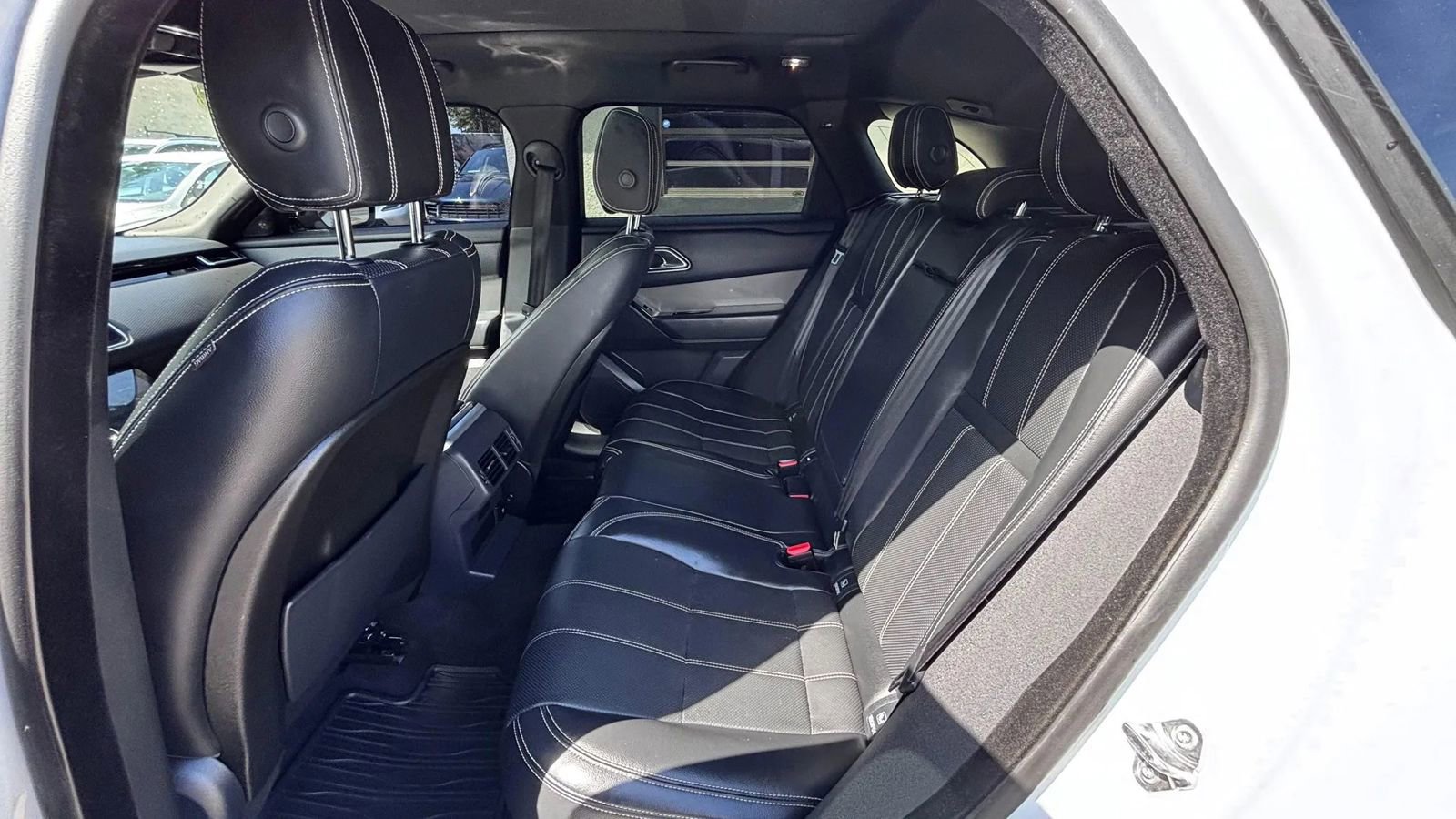 Used 2020 Land Rover Range Rover Velar S image 10