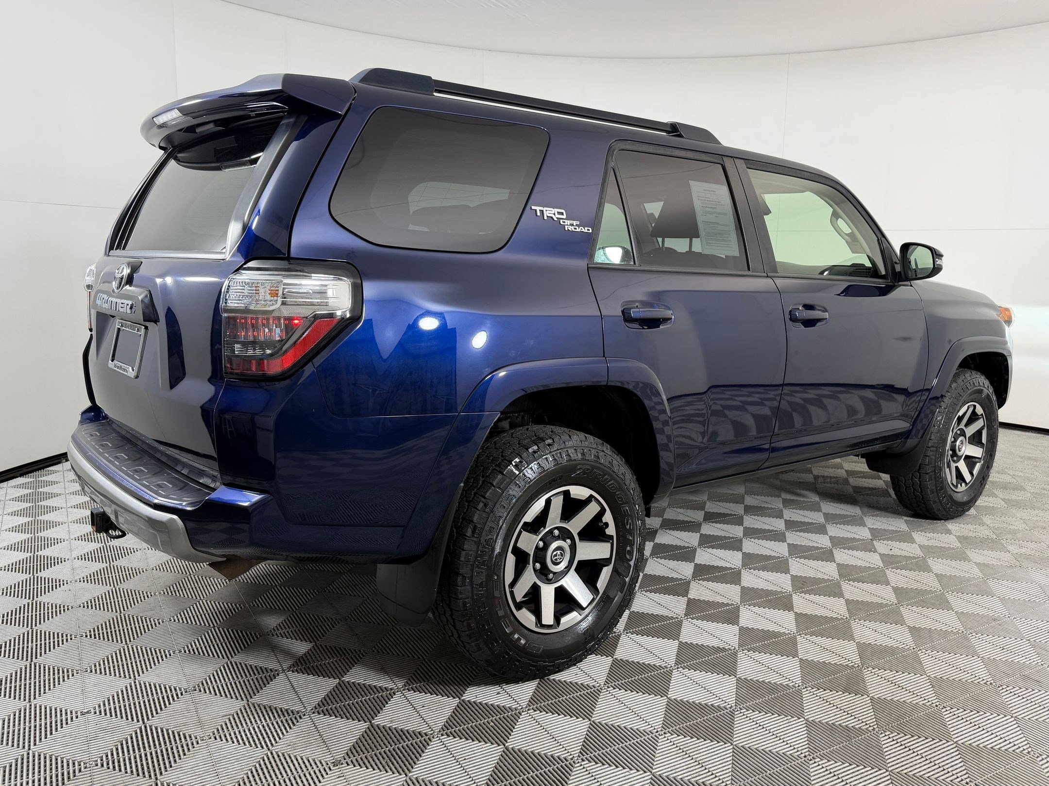 Used 2021 Toyota 4Runner TRD Off-Road Premium w/ Moonroof Package AWD/4WD image 8