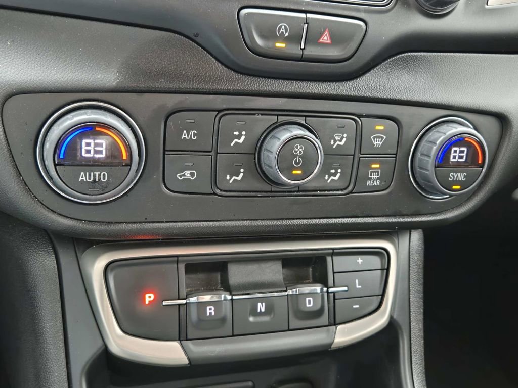 Used 2024 GMC Terrain Denali w/ Denali Premium Package image 29