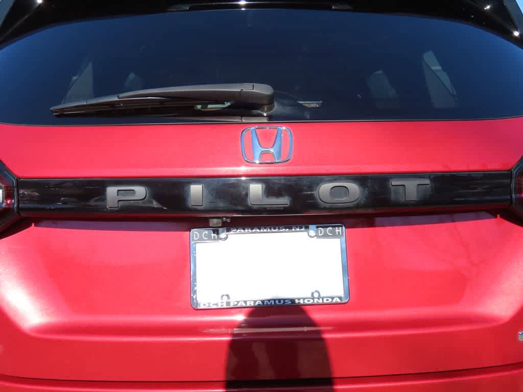 Certified 2023 Honda Pilot Touring image 7