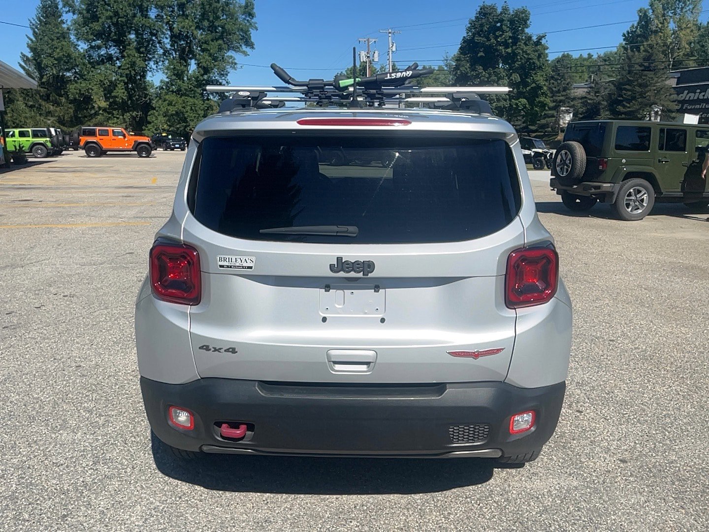 Used 2019 Jeep Renegade Trailhawk w/ LED Lighting Group AWD/4WD image 7