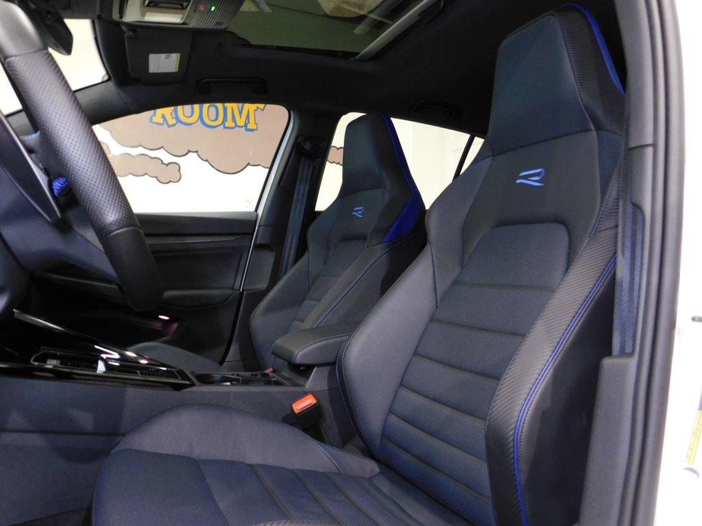 Used 2026 Volkswagen Golf AWD/4WD image 32