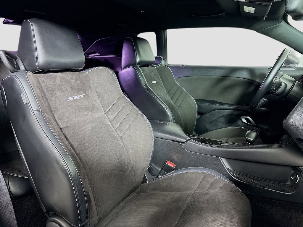 Used 2016 Dodge Challenger SXT image 27